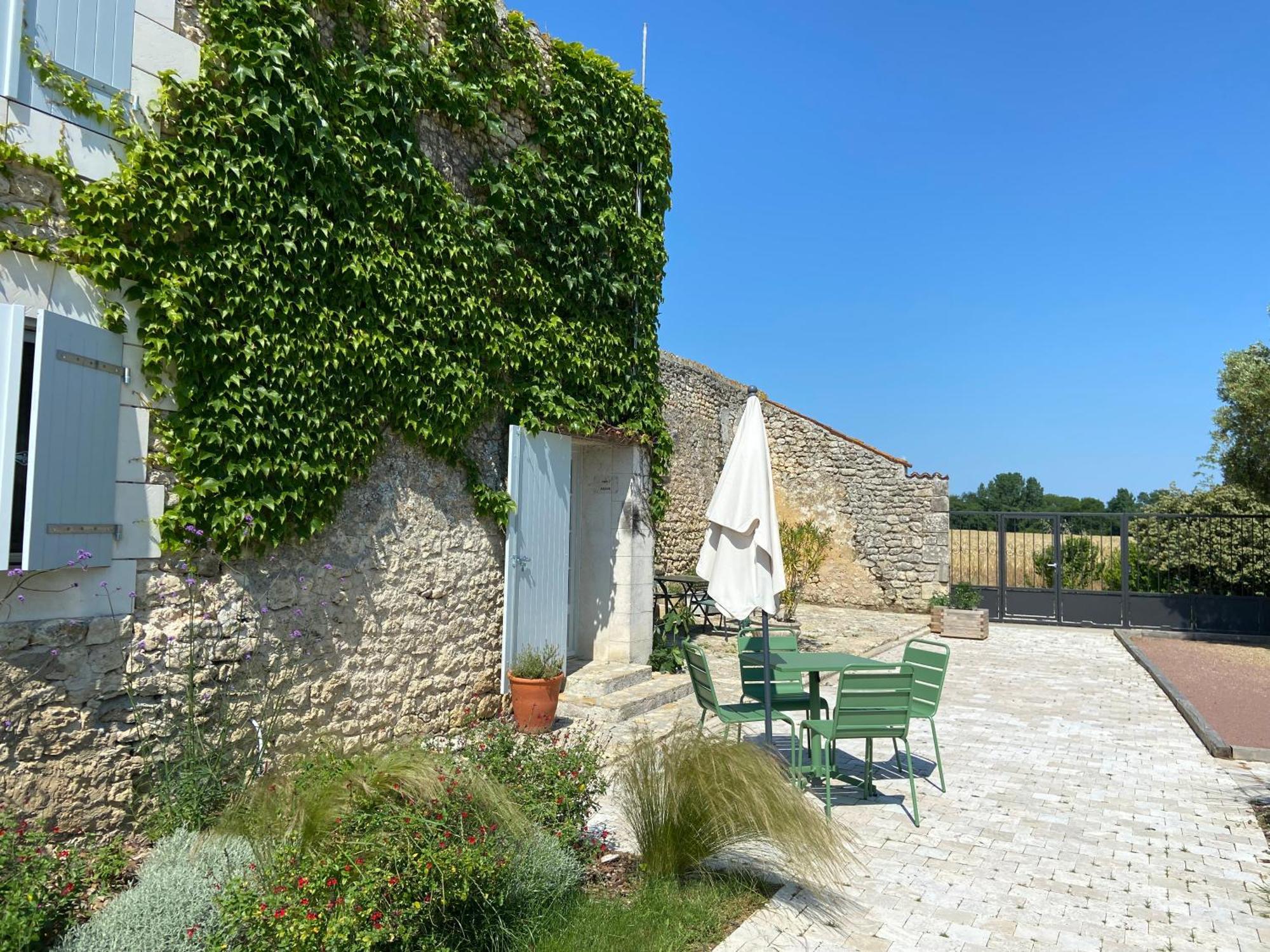 Chateau De Feusse Saint-Just-Luzac Bagian luar foto