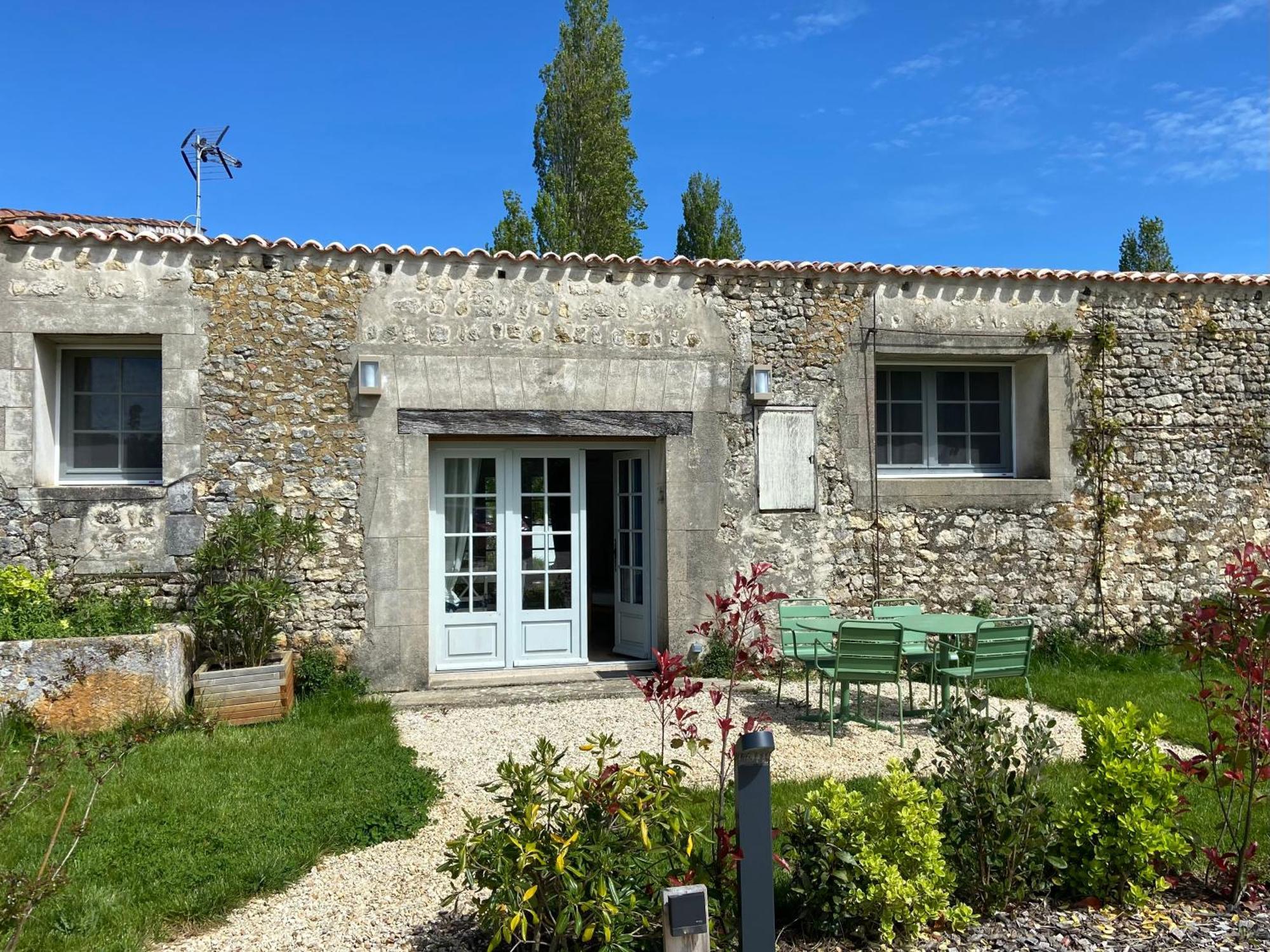 Chateau De Feusse Saint-Just-Luzac Bagian luar foto