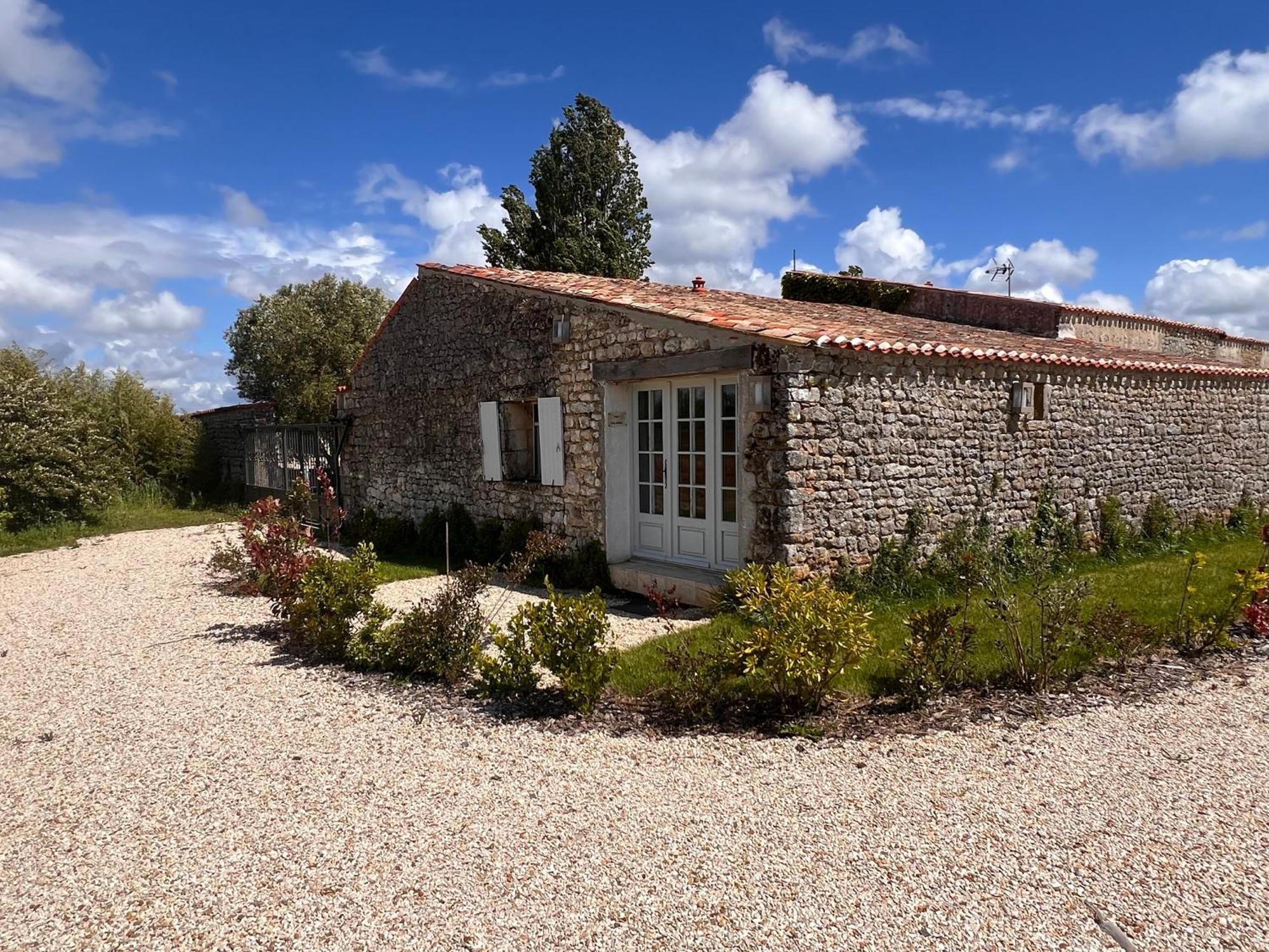 Chateau De Feusse Saint-Just-Luzac Bagian luar foto