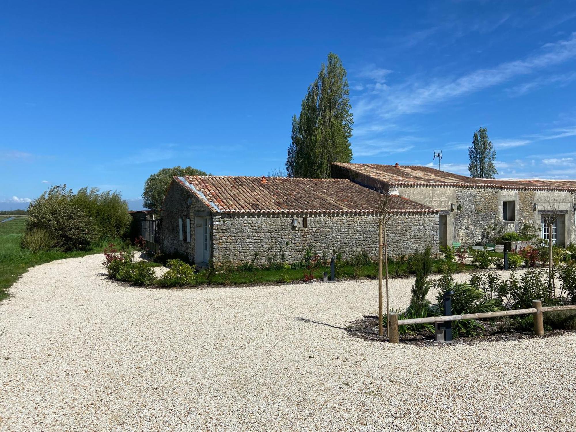 Chateau De Feusse Saint-Just-Luzac Bagian luar foto